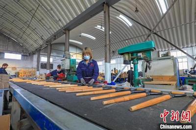 滦南:钢锹生产从“家庭作坊”到“世界基地”